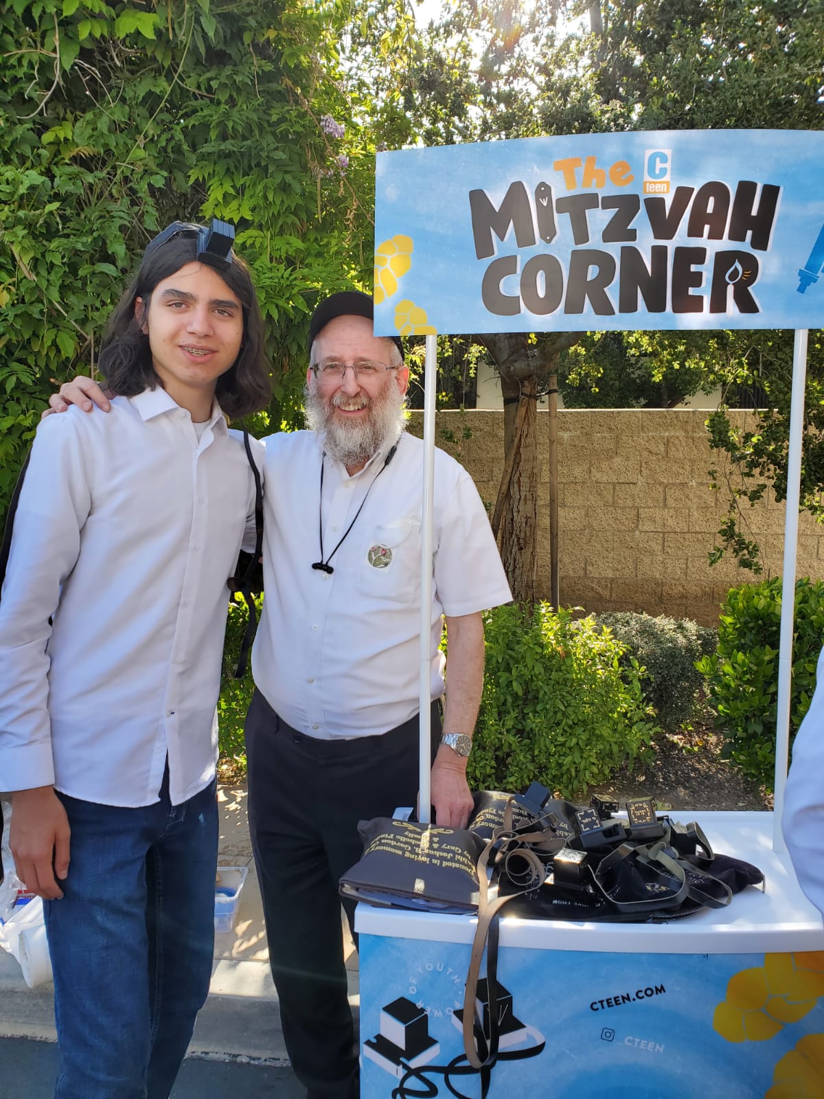 Chuppa on a Hollywood Billboard   - Rabbi Yitzchak & Brocha Sapochkinsky  - Chabad Westlake Village 