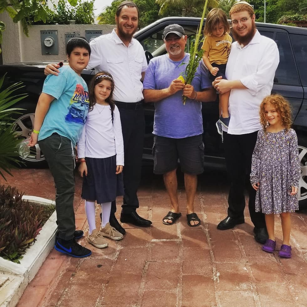 Tourism and Tefillin -- Rabbi Mendel and Rochel Druk, Chabad of Cancun, Mexico  