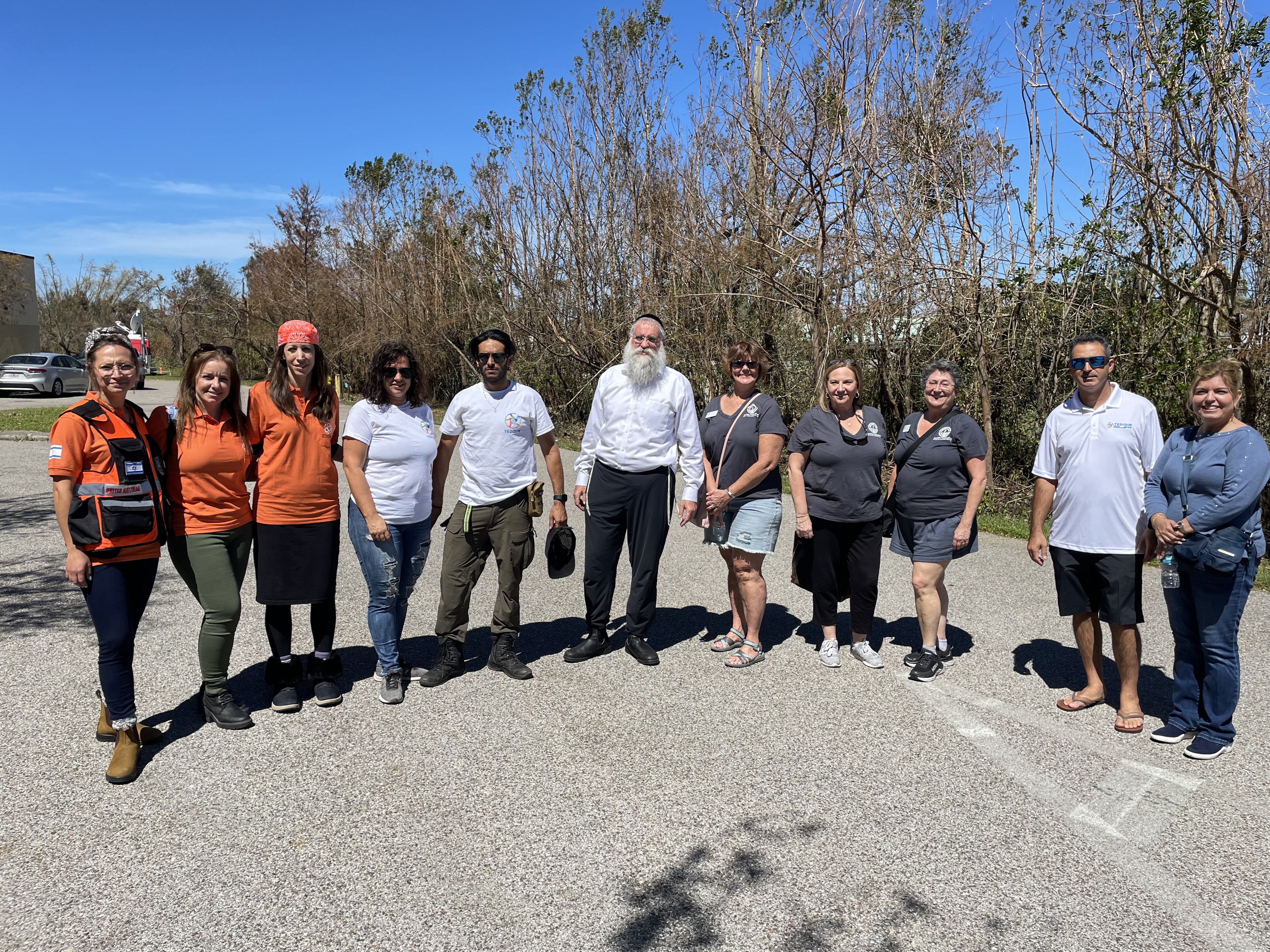 Rabbi Yitzchok and Nechama Dina Minkowicz, Chabad Lubavitch of Southwest Florida - Chabad Shows Up