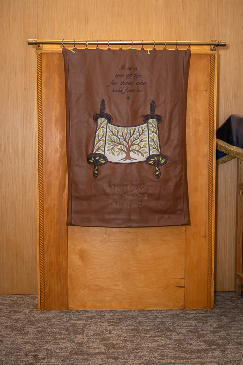 Get the Zchus of Chosson Torah in Boulder, Colorado!
